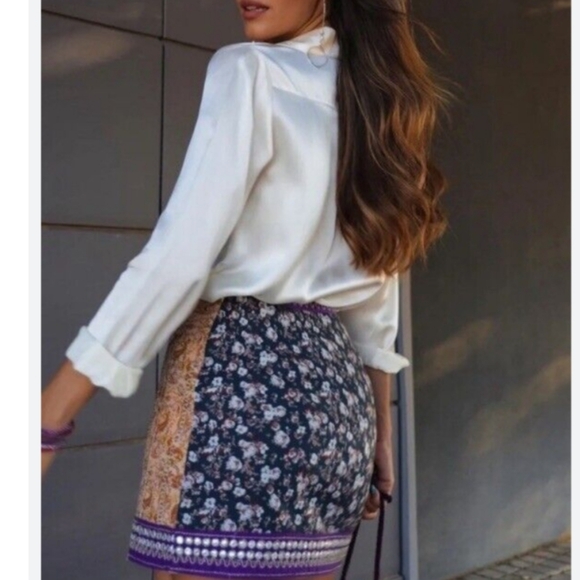 🆕️ Zara Embroided Embelished Mini Skirt - Picture 3 of 6
